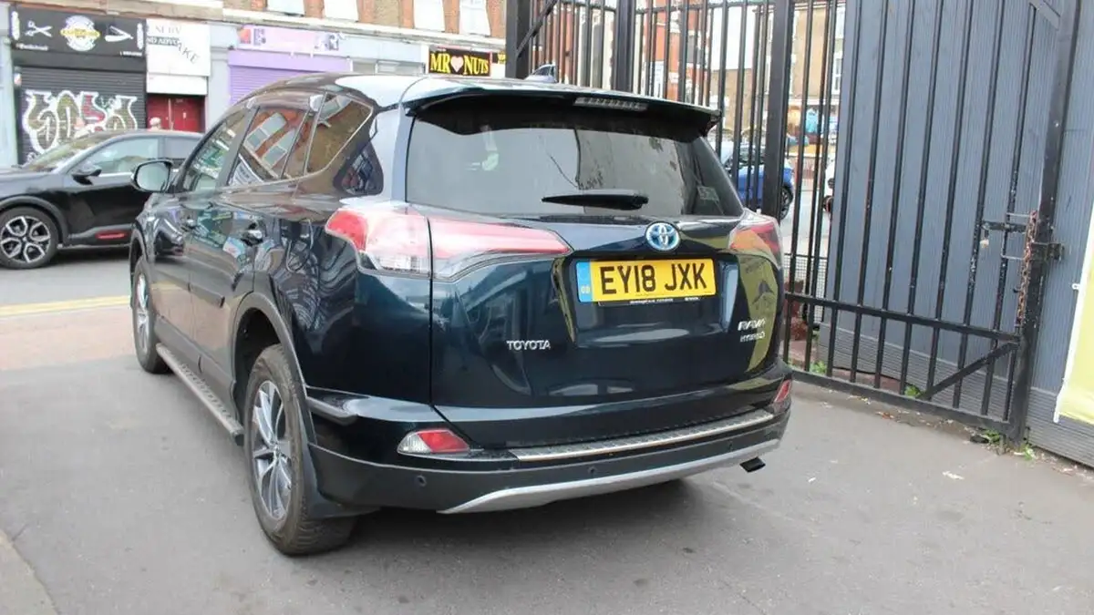 2018-toyota-rav4-25-vvt-i-icon-tech-big-6