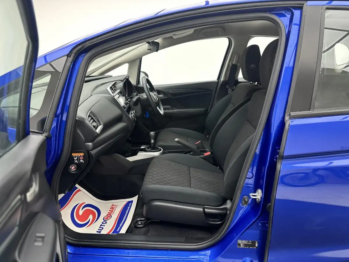 2015-honda-jazz-13-i-vtec-s-big-36