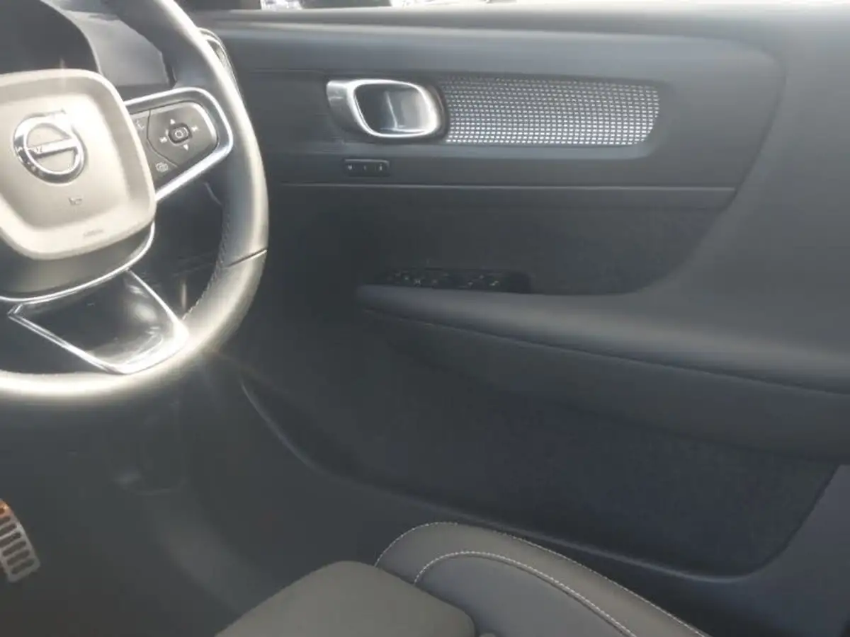 2022-volvo-xc40-e-recharge-plus-228bhp-big-9