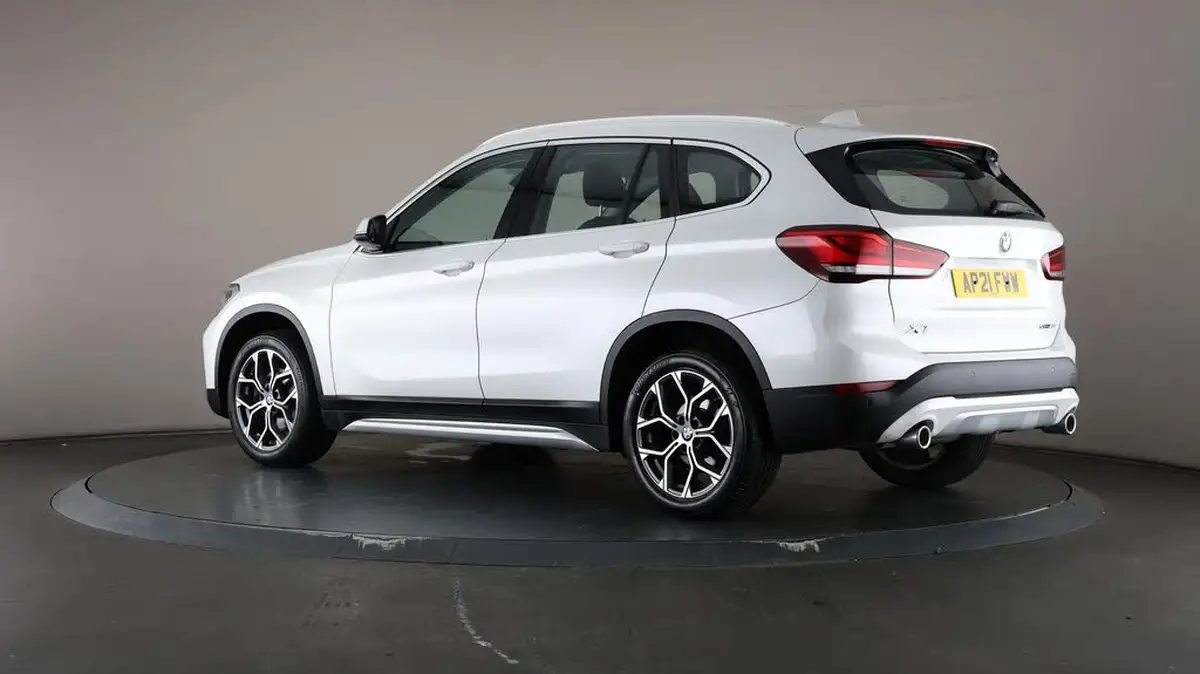 2021-bmw-x1-20td-sdrive18d-xline-big-75