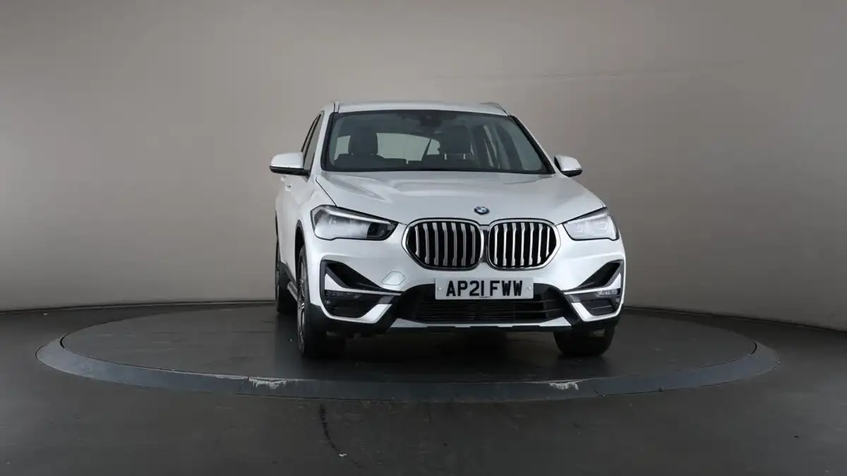 2021-bmw-x1-20td-sdrive18d-xline-big-51