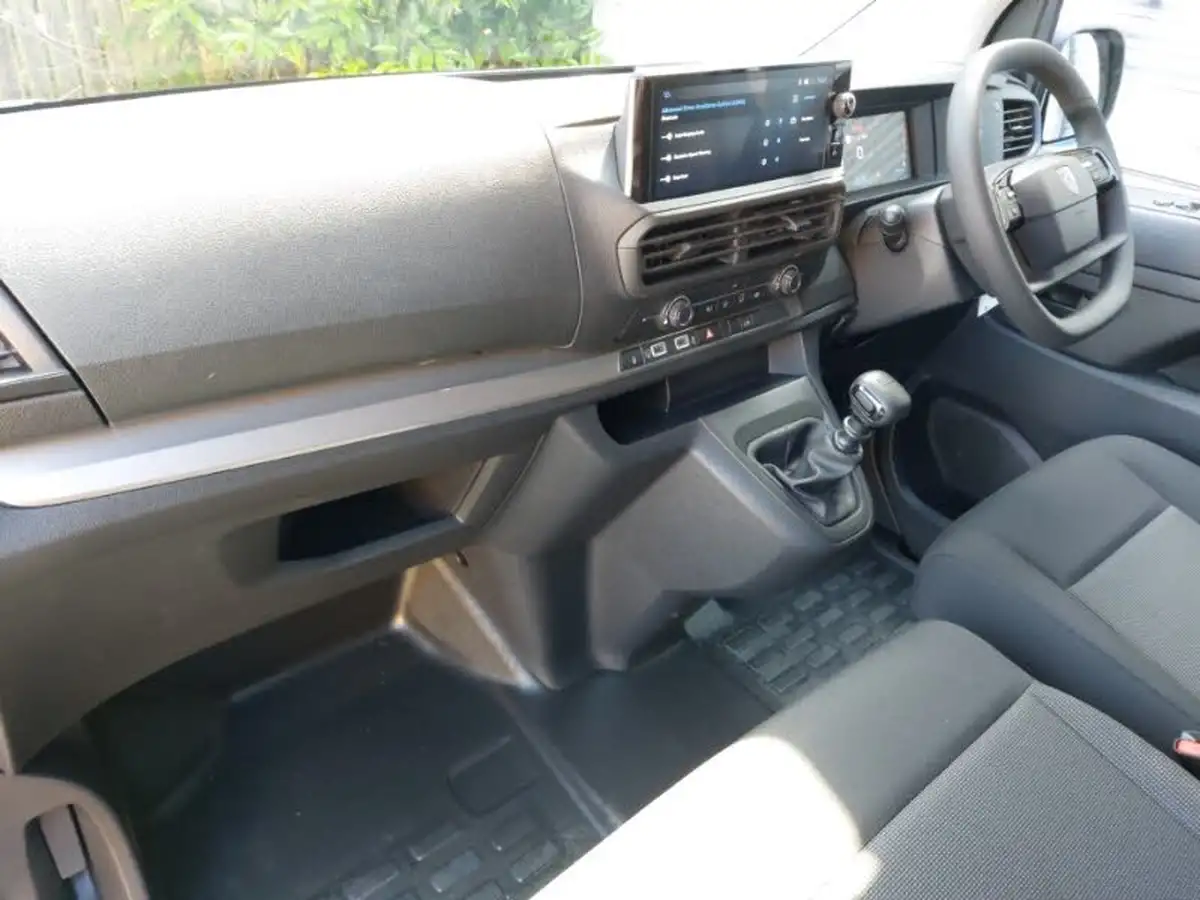2024-peugeot-expert-15-bluehdi-professional-long-big-17