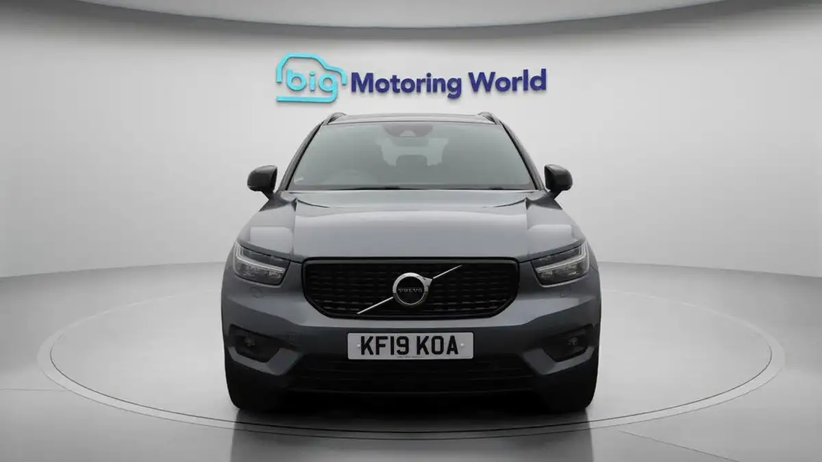 2019-volvo-xc40-20td-d3-r-design-pro-awd-geartronic-big-2