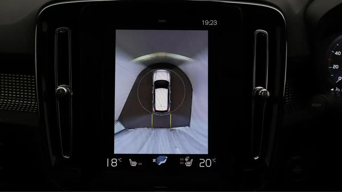 2019-volvo-xc40-20td-d3-r-design-pro-awd-geartronic-big-26