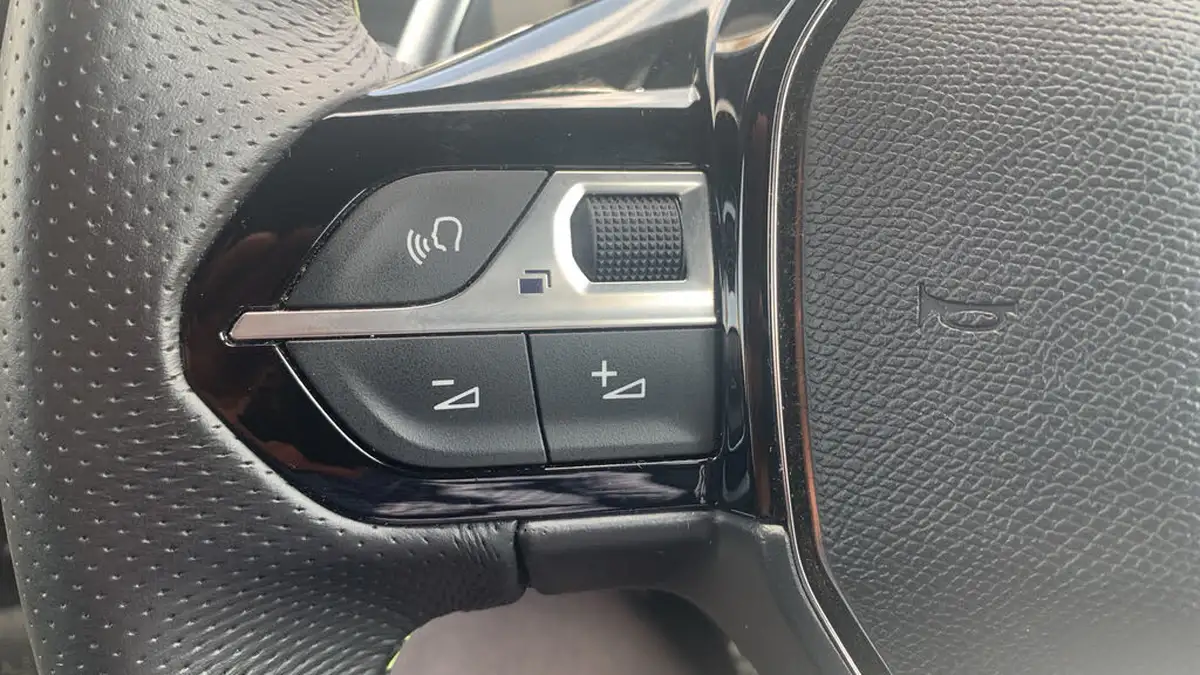 2024-peugeot-2008-suv-12-puretech-gt-130ps-eat8-big-22