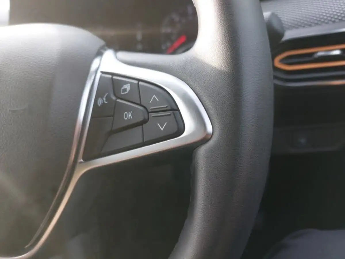 2022-dacia-sandero-stepway-10-tce-comfort-90bhp-big-13