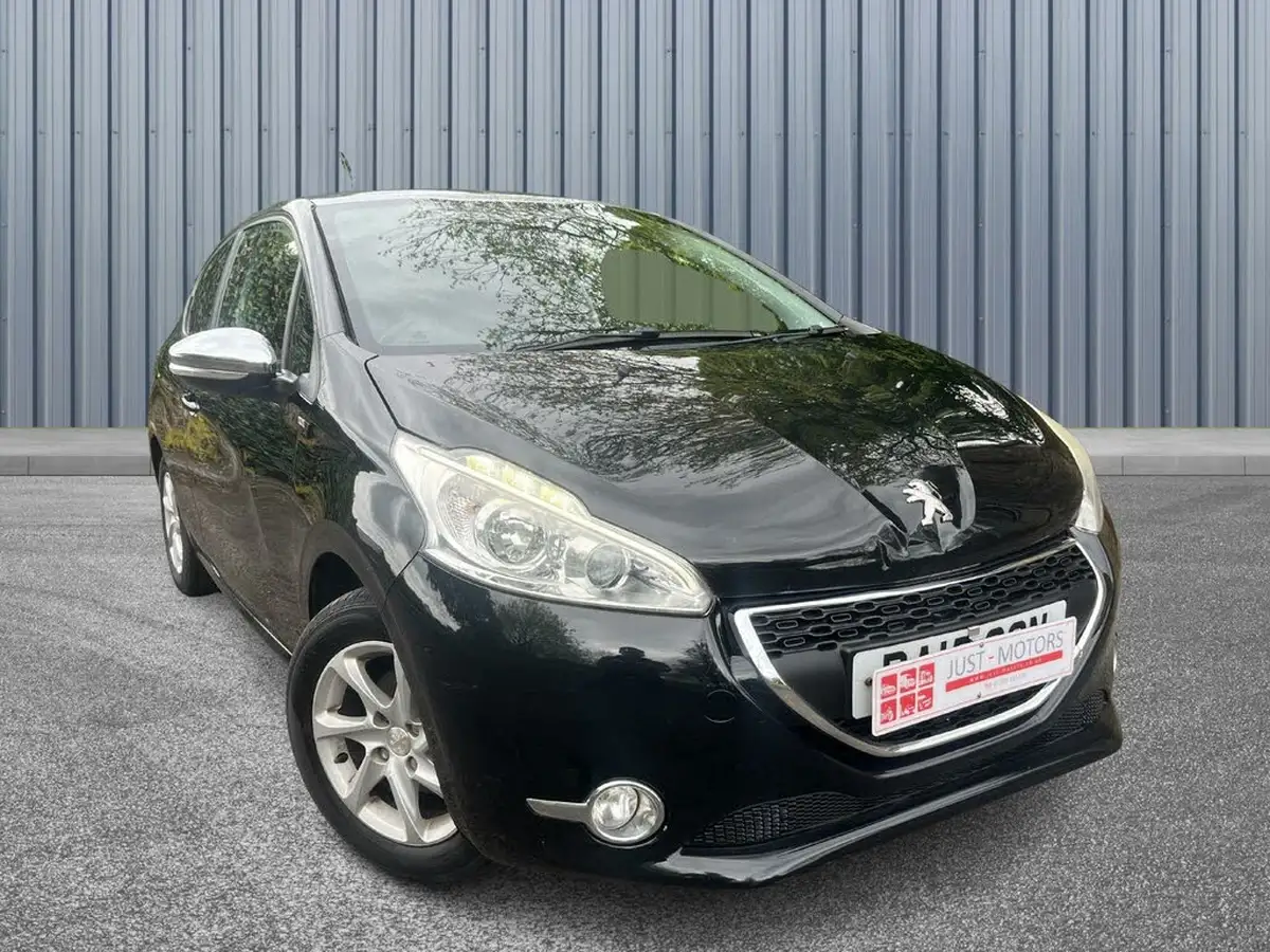 2015-peugeot-208-12-style-puretech-3d-big-0