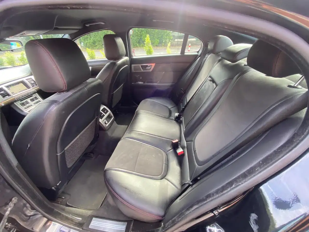 2014-jaguar-xf-22td-r-sport-200ps-saloon-4d-big-12