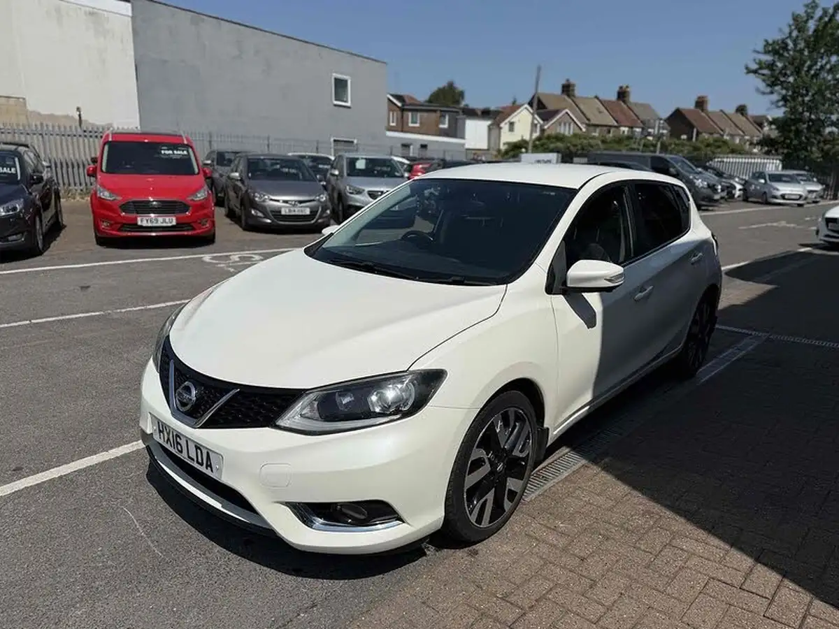 2016-nissan-pulsar-16-dig-t-tekna-big-2