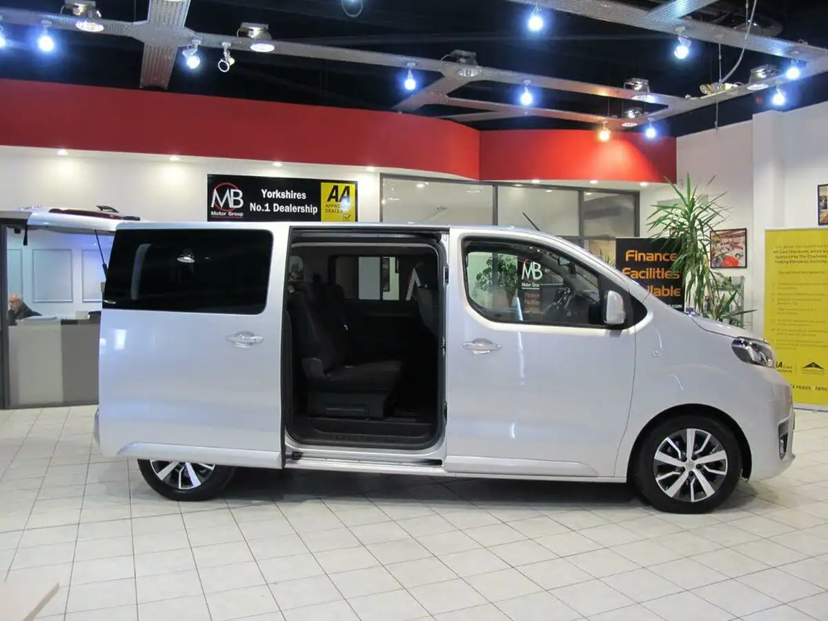 2019-toyota-proace-verso-20d-family-150ps-l1ss-big-58