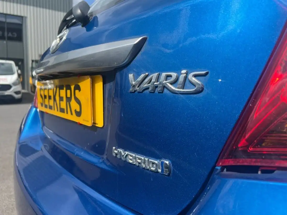 2015-toyota-yaris-15-vvt-i-excel-hybrid-15in-big-16
