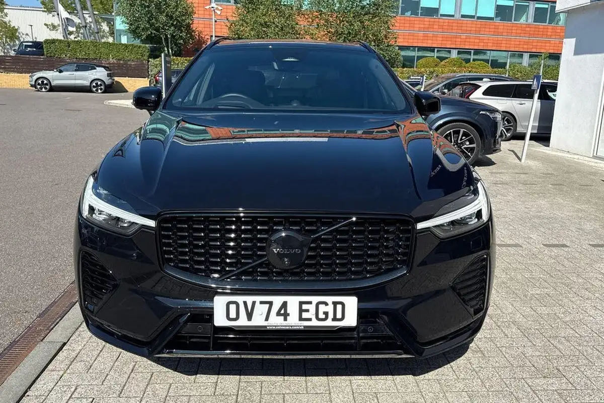 2024-volvo-xc60-20-t8-ultra-black-edition-big-11