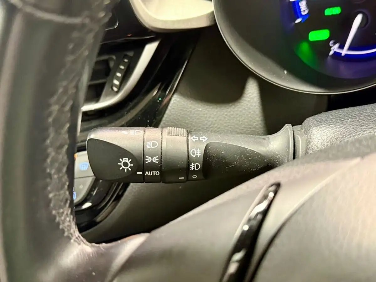 2017-toyota-c-hr-18-vvt-i-excel-big-15