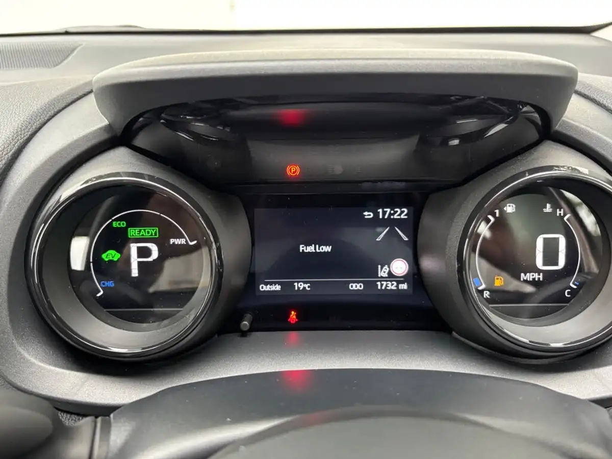 2023-mazda-mazda2-15-agile-big-29