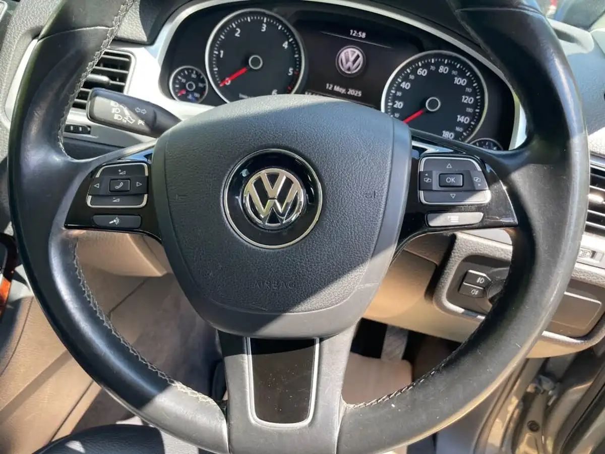 2015-volkswagen-touareg-30td-se-262ps-bmtss-big-17