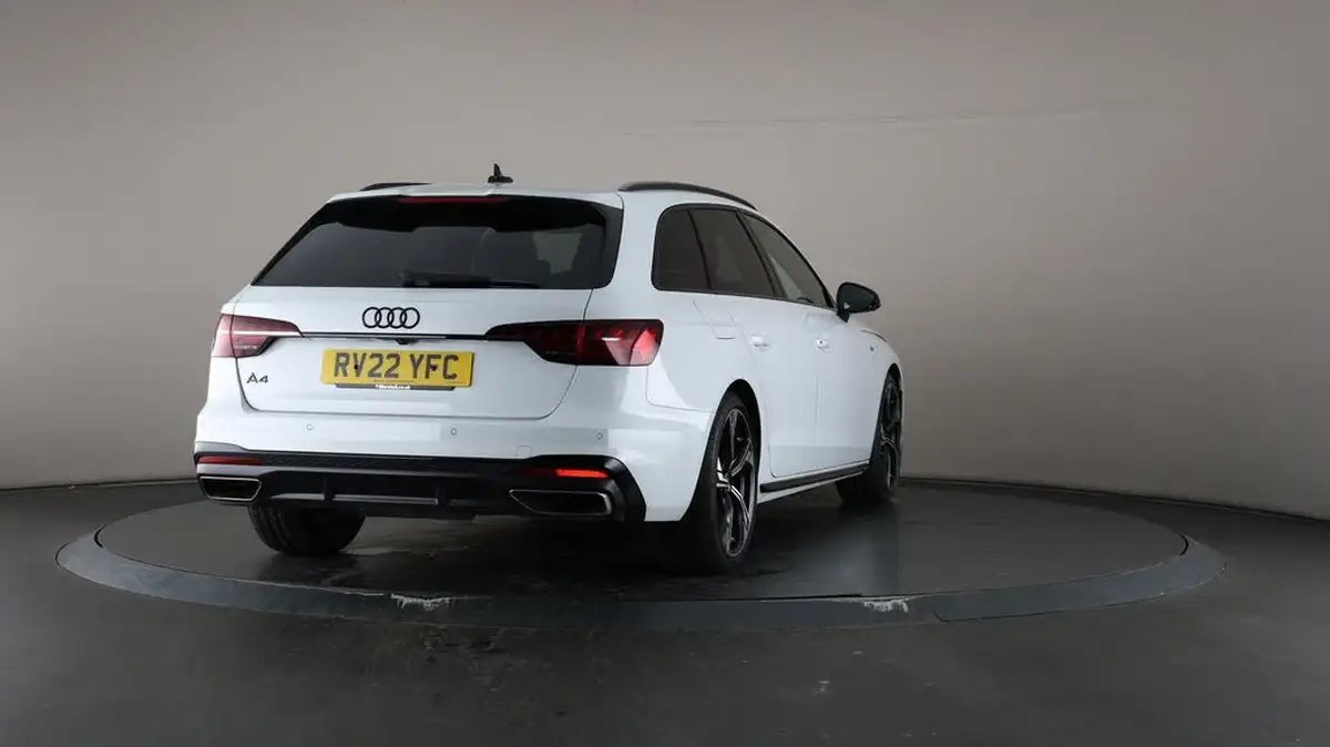 2022-audi-a4-avant-20-35-tfsi-black-edition-s-tronic-big-70