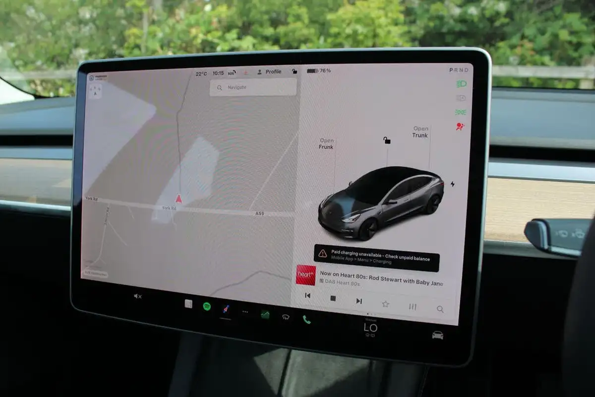 2020-tesla-model-3-e-long-range-big-7
