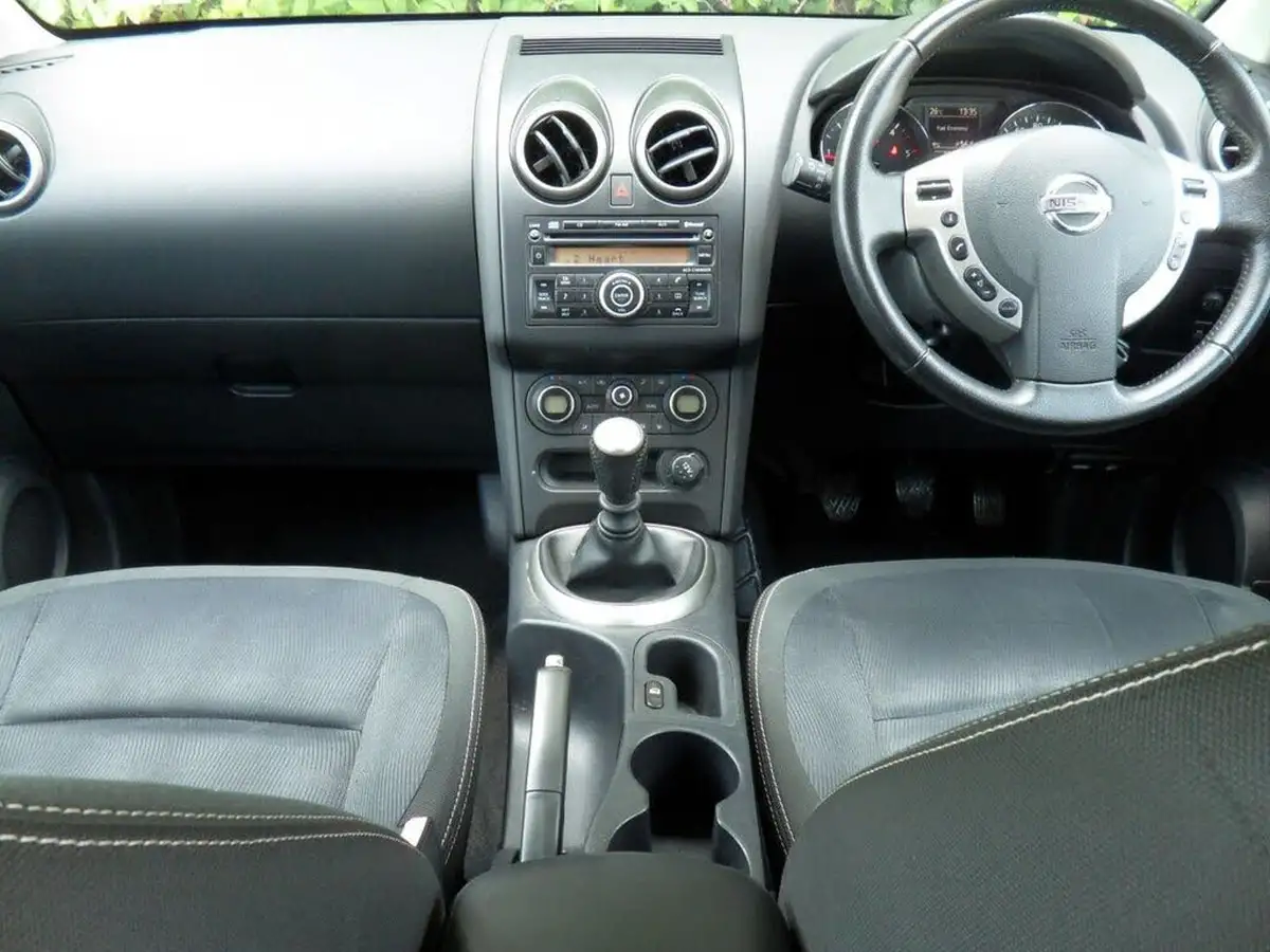 2010-nissan-qashqai-15td-acenta-big-57