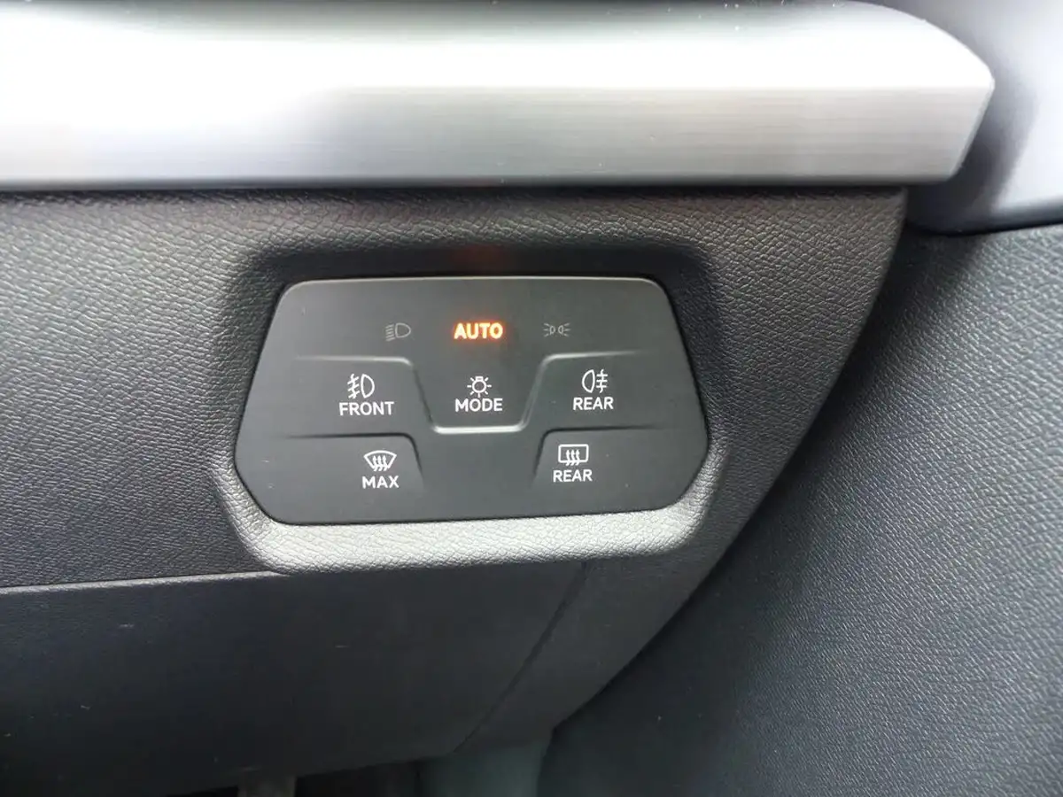 2020-seat-leon-15-tsi-evo-fr-130ps-hatchback-big-17