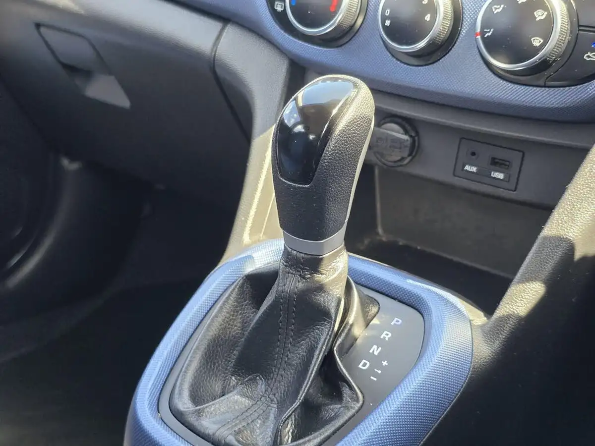2016-hyundai-i10-12-se-auto-big-16