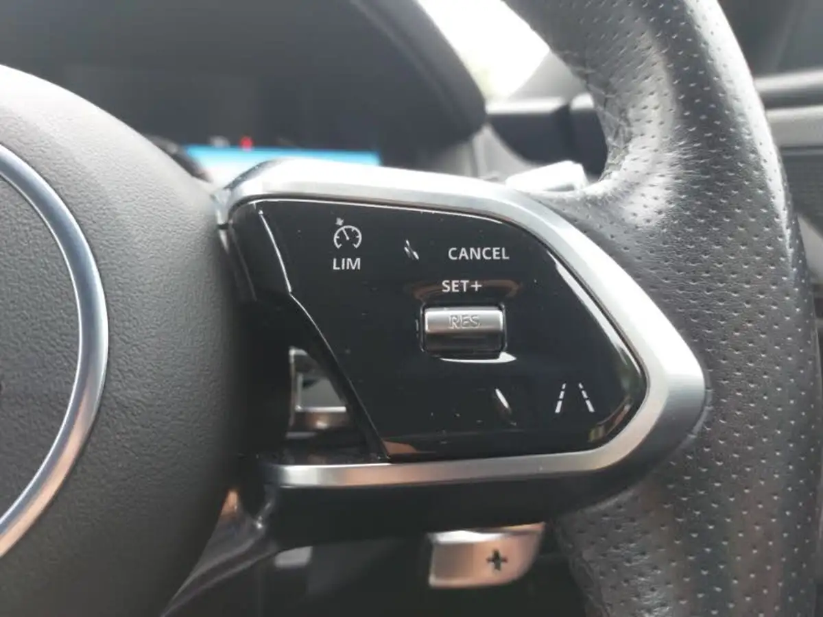 2020-jaguar-xe-20d-r-dynamic-se-big-11