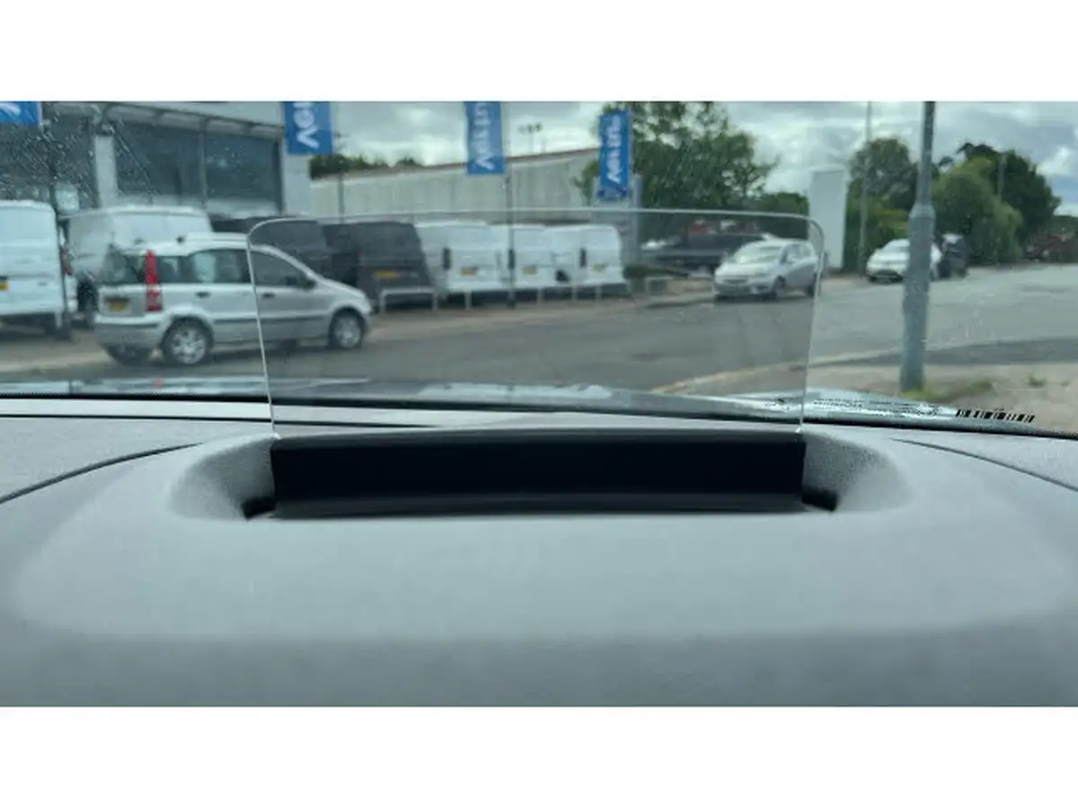 2022-citroen-c4-e-shine-big-22