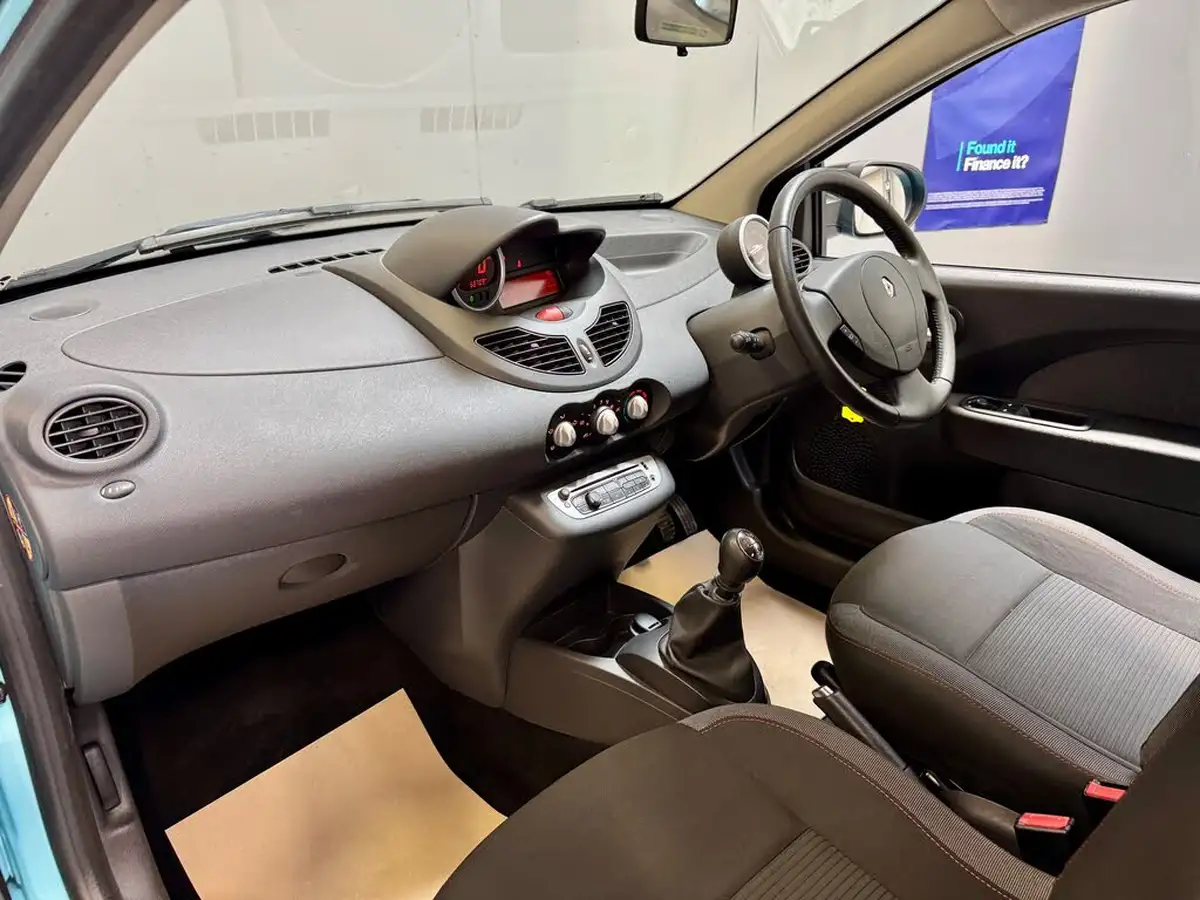 2014-renault-twingo-12-dynamique-big-13