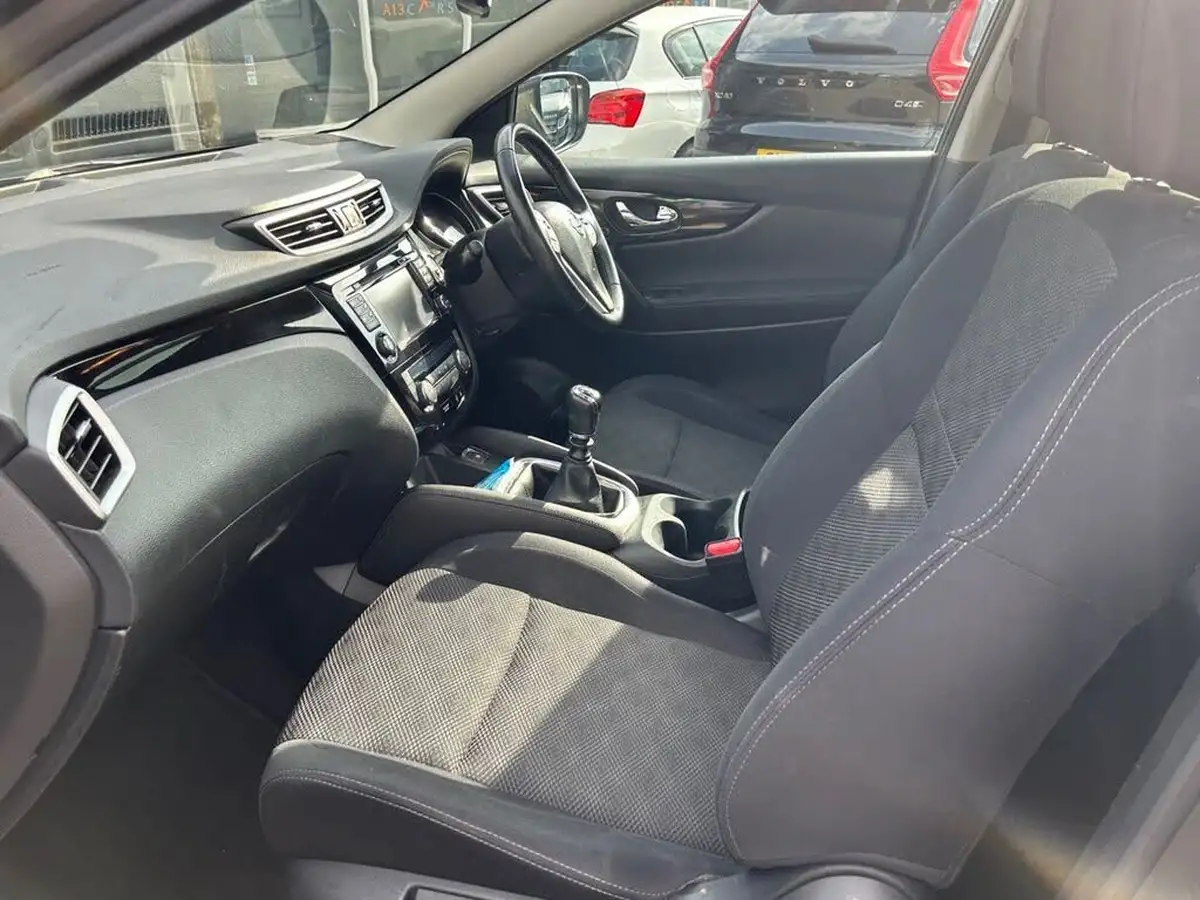 2015-nissan-qashqai-15dci-n-tec-big-16
