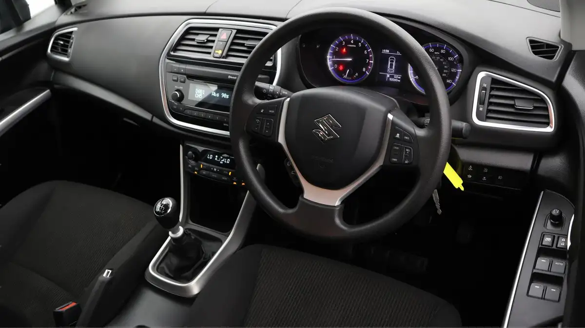 2021-suzuki-s-cross-14-boosterjet-sz4-big-9