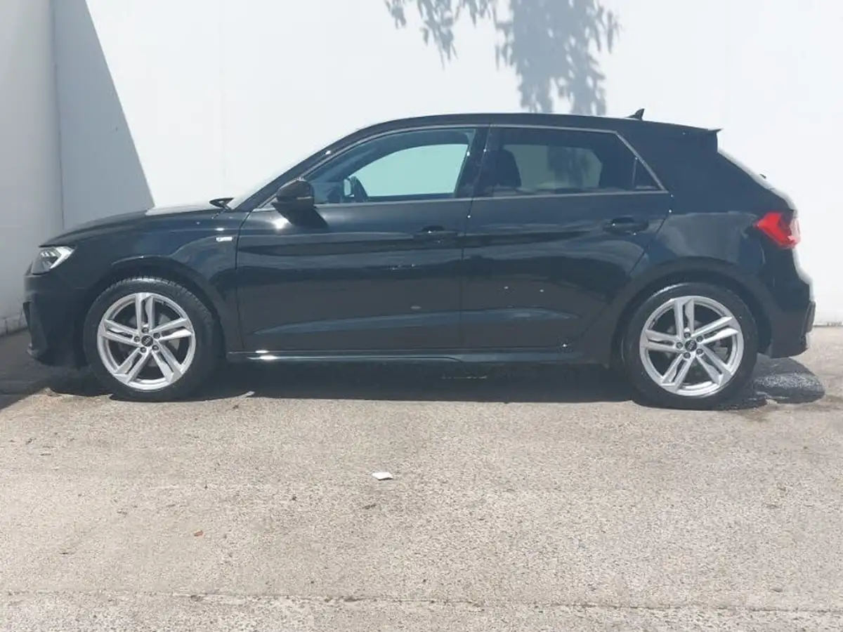 2022-audi-a1-10-30-tfsi-s-line-big-3