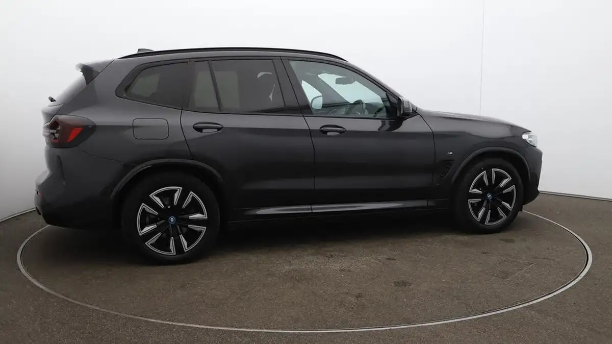 2022-bmw-ix3-e-m-sport-big-55