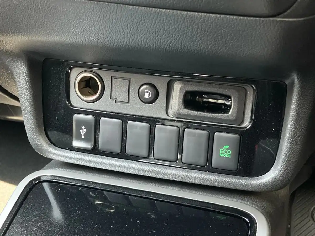 2020-mitsubishi-outlander-24-design-phev-big-40