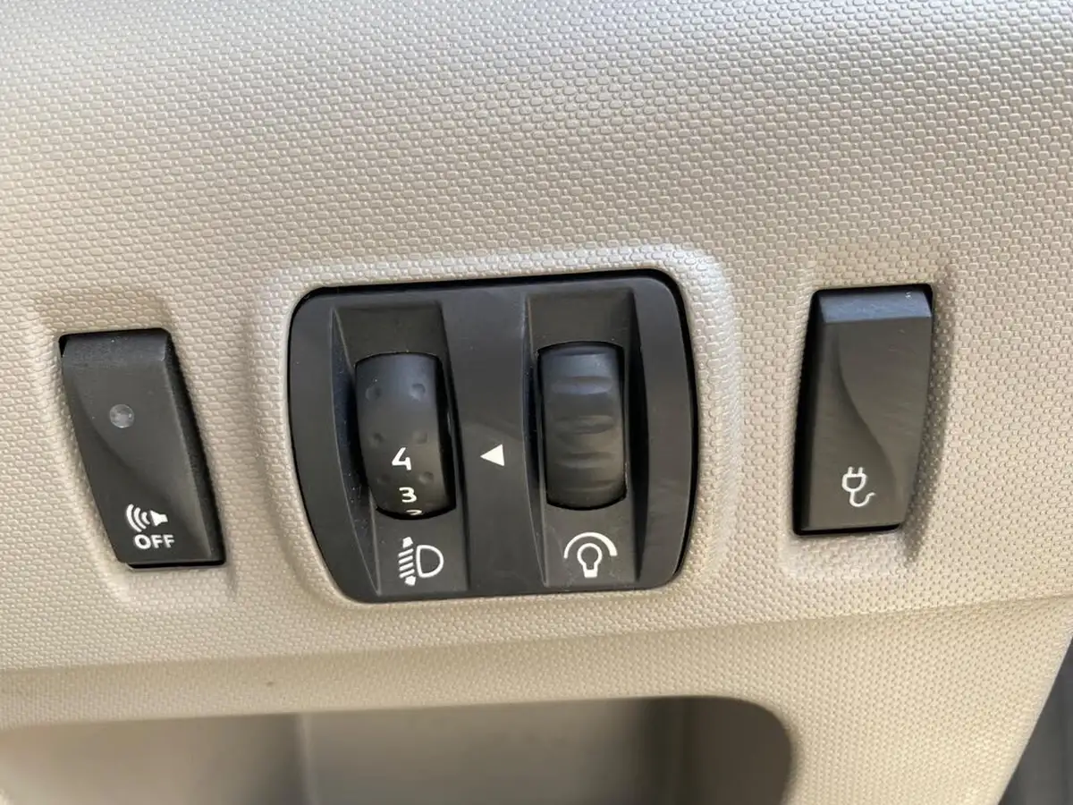 2018-renault-zoe-e-dynamique-nav-rapid-charge-big-34