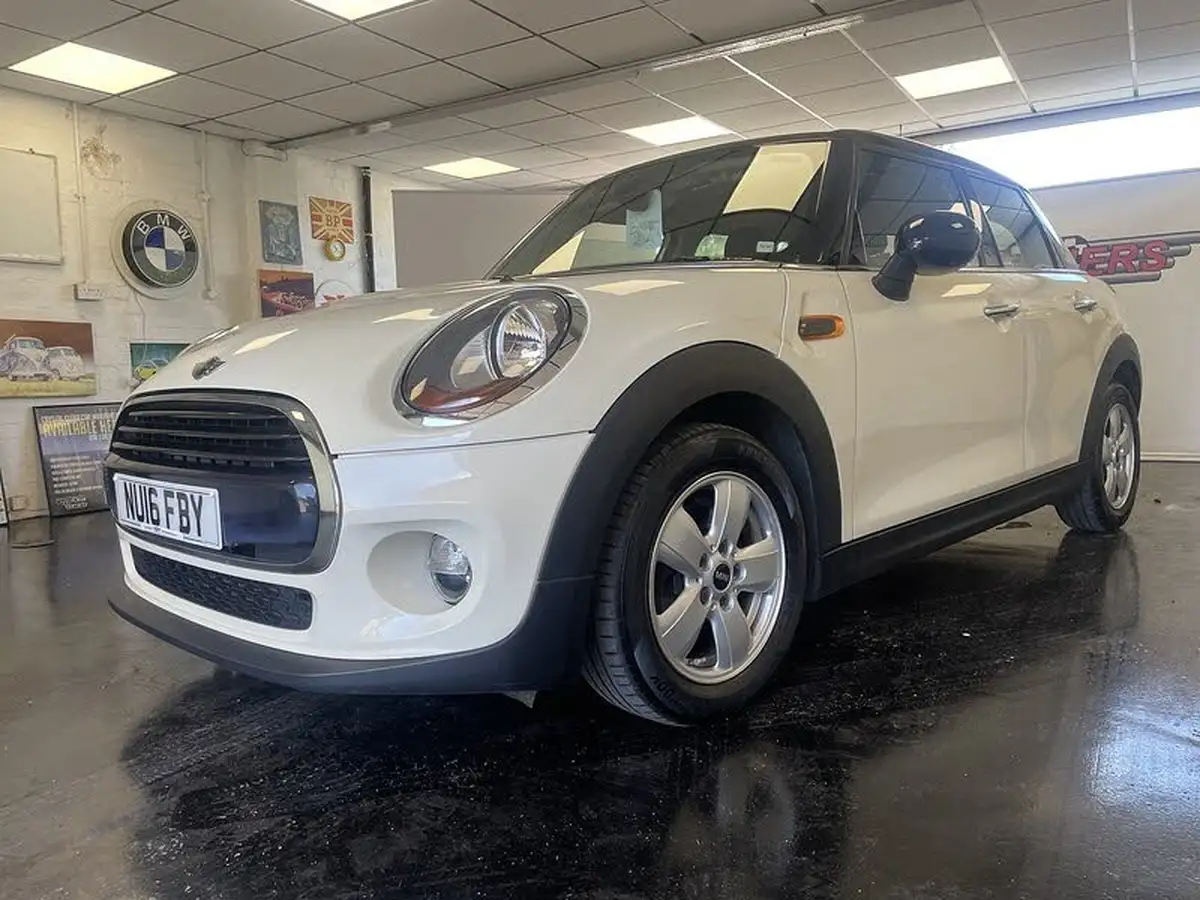 2016-mini-cooper-15-cooper-ss-hatchback-5d-big-6