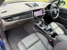 2023-porsche-macan-20-small-29