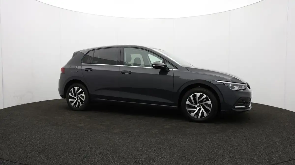 2023-volkswagen-golf-14-tsi-ehybrid-style-big-38