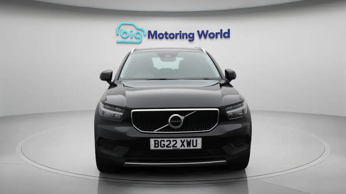 2021-volvo-xc40-15-t3-momentum-163bhp-big-2