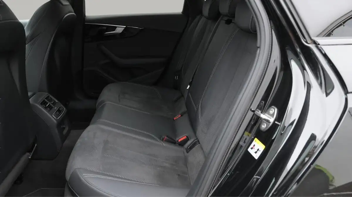 2022-audi-a4-20-35-tfsi-black-edition-s-tronic-big-16