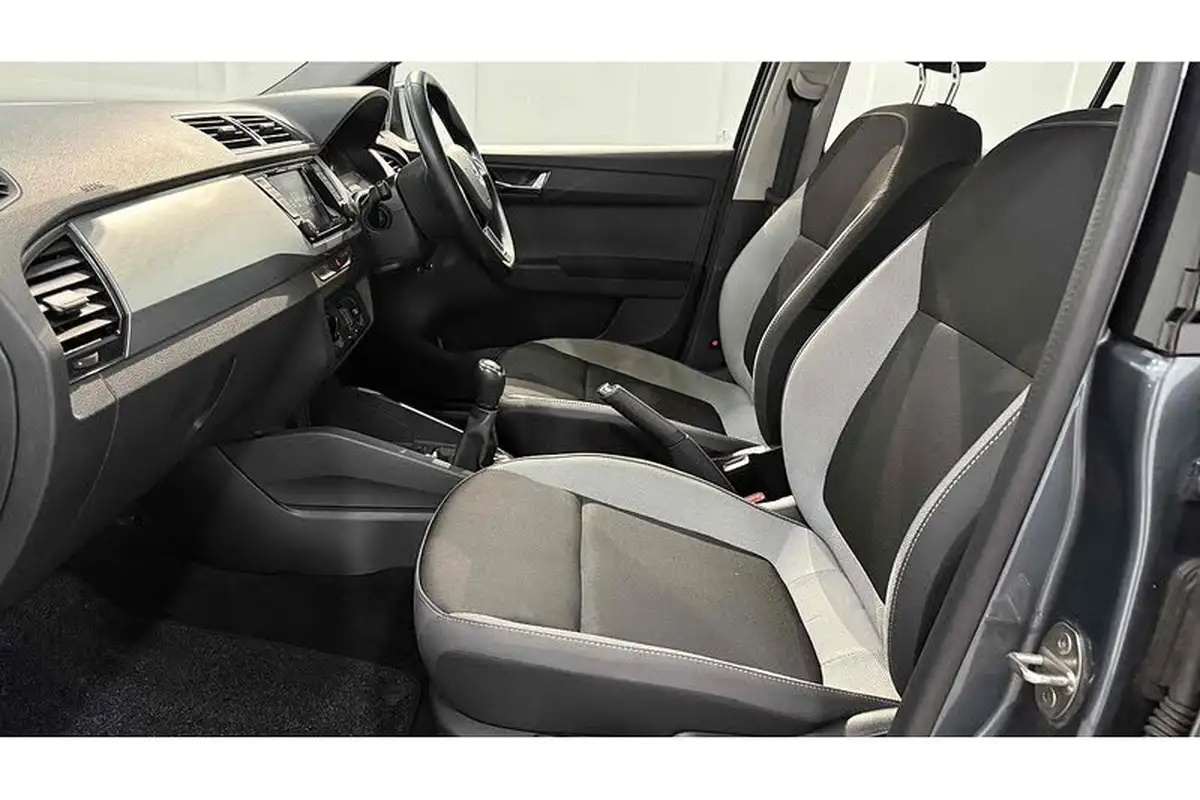 2018-skoda-fabia-10-tsi-se-95ps-ss-hatchback-big-25