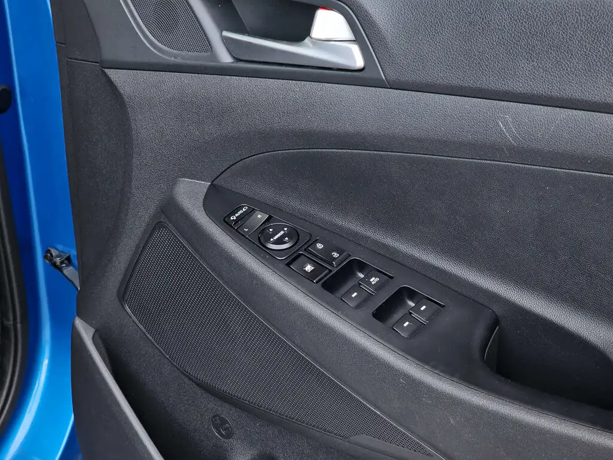 2015-hyundai-tucson-17crdi-blue-drive-se-nav-big-37