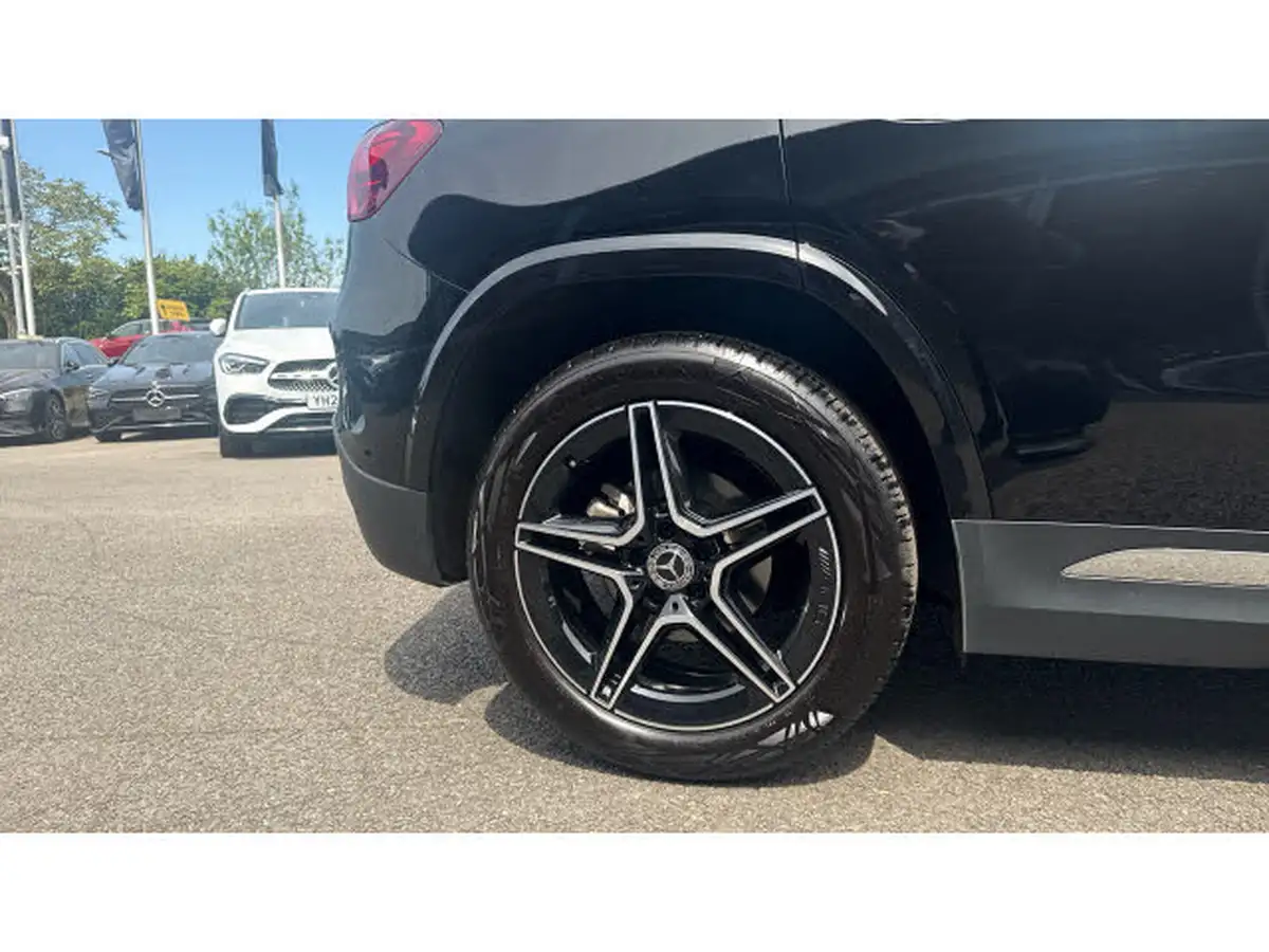 2024-mercedes-benz-gla-class-13-gla-200-amg-line-executive-big-6