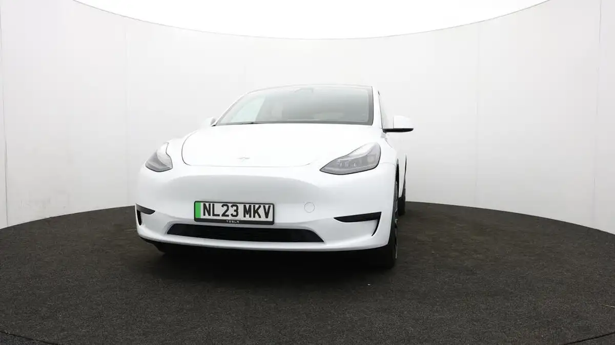 2023-tesla-model-y-e-rwd-big-60