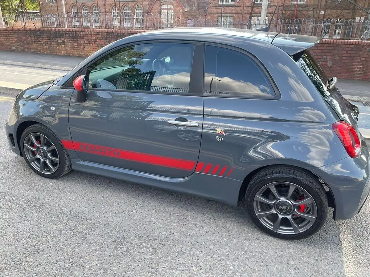 2020-abarth-595-14-tjet-big-11