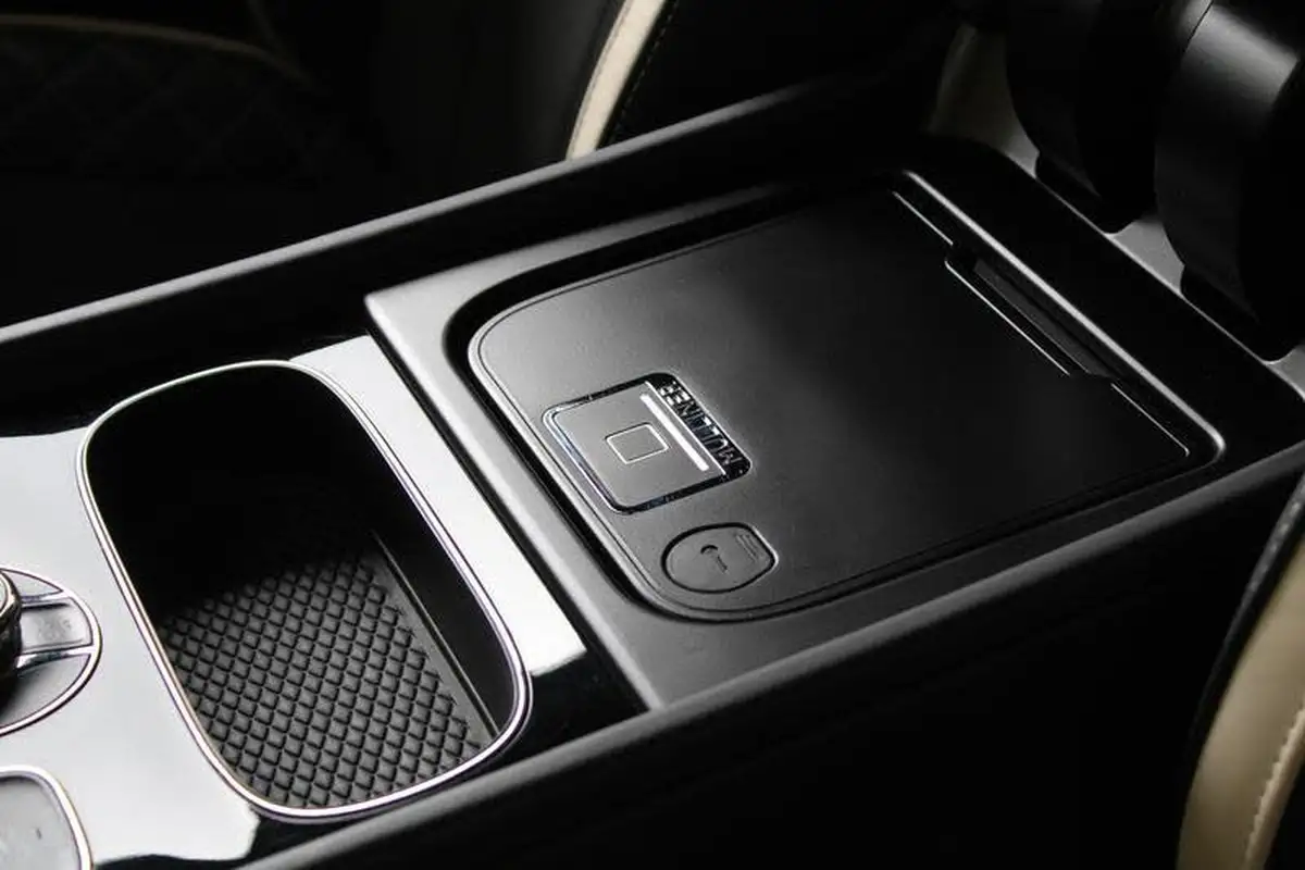 2019-bentley-bentayga-60-w12-speed-big-34