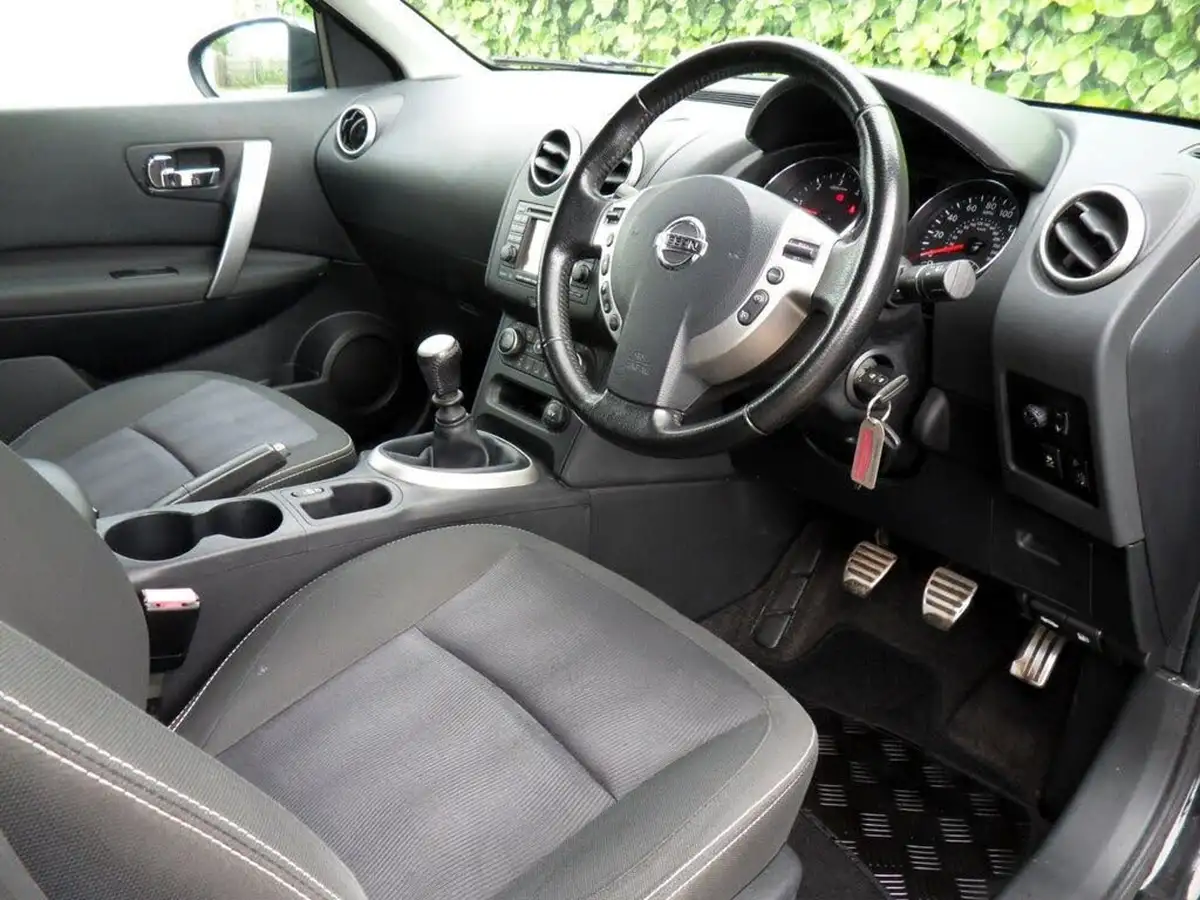 2012-nissan-qashqai-15td-n-tec-big-63