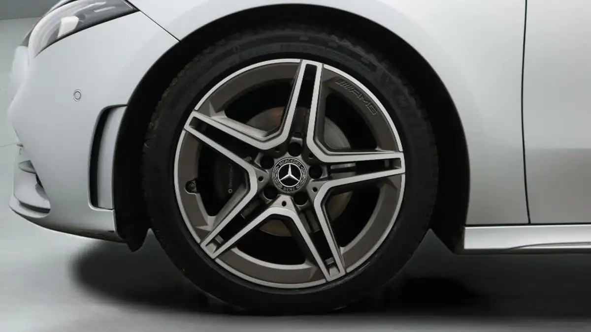 2020-mercedes-benz-a-class-20d-a200d-amg-line-executive-hatchback-5d-big-18