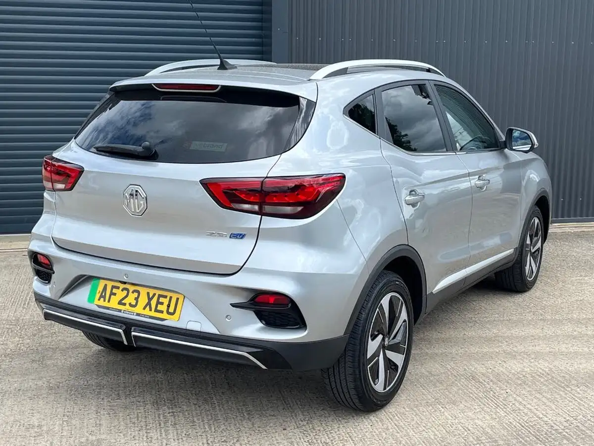 2023-mg-zs-suv-e-trophy-connect-ev-156ps-long-range-big-2