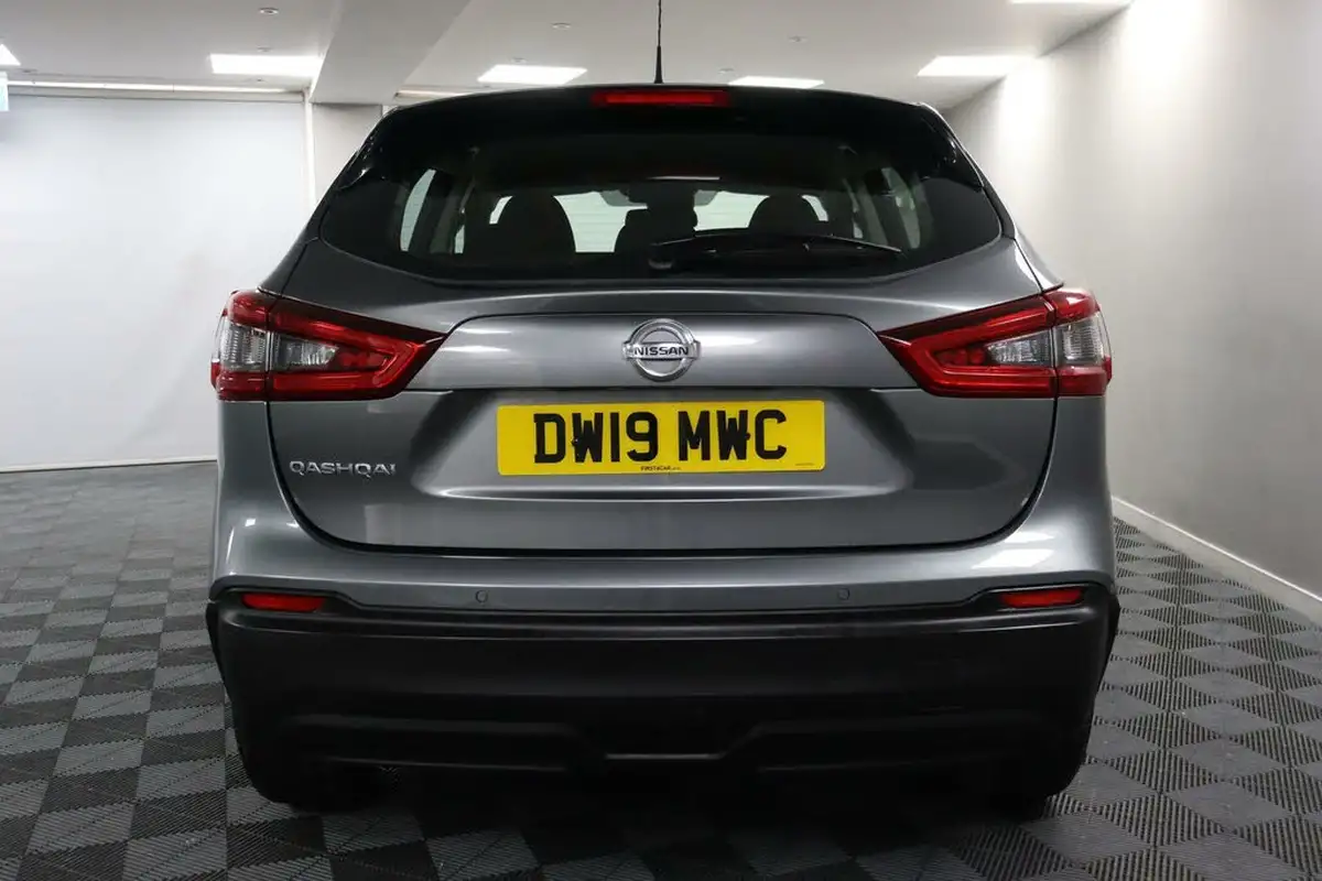 2018-nissan-qashqai-13-dig-t-visia-big-3