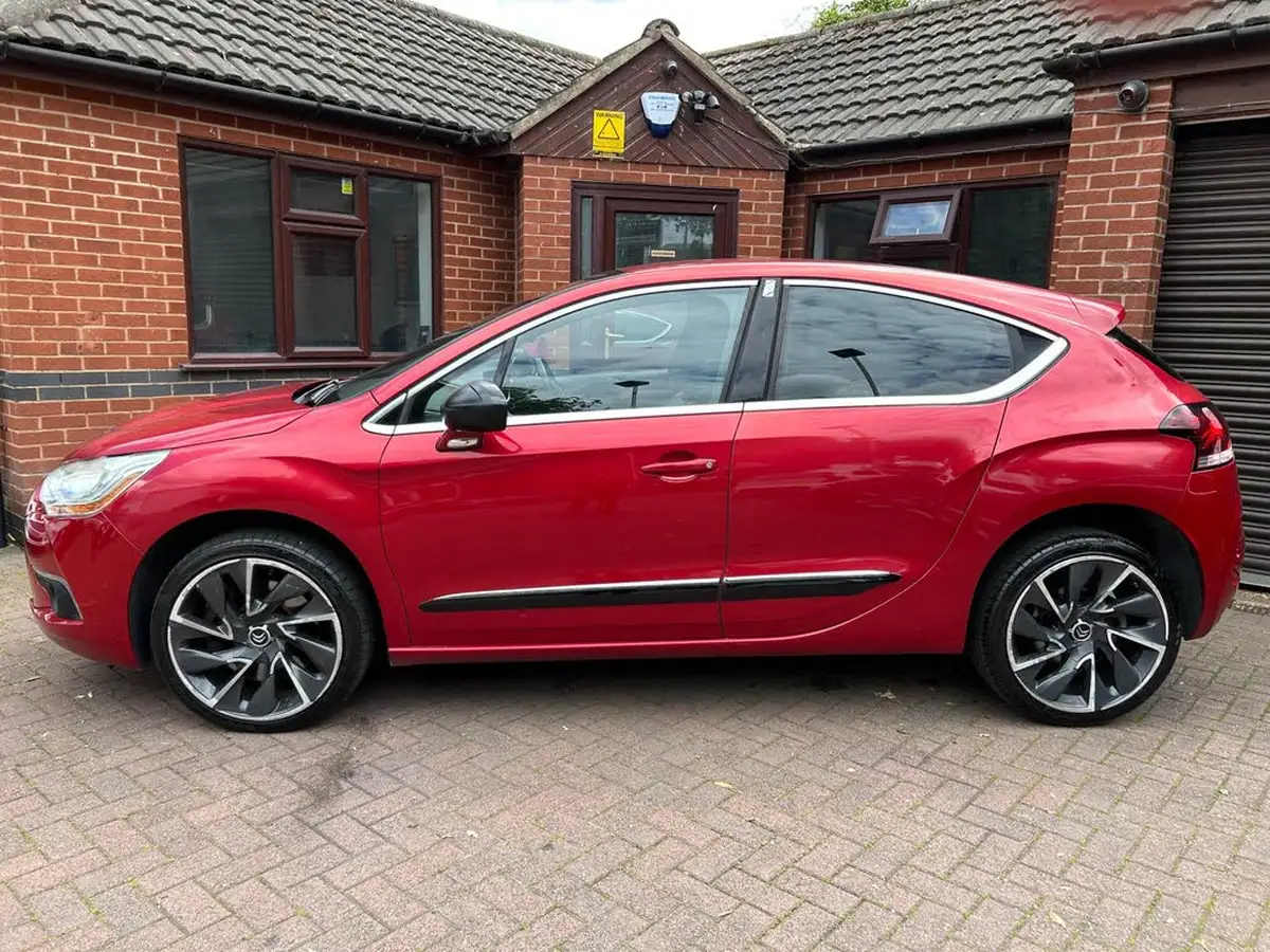 2013-citroen-ds4-20hdi-dsport-big-3