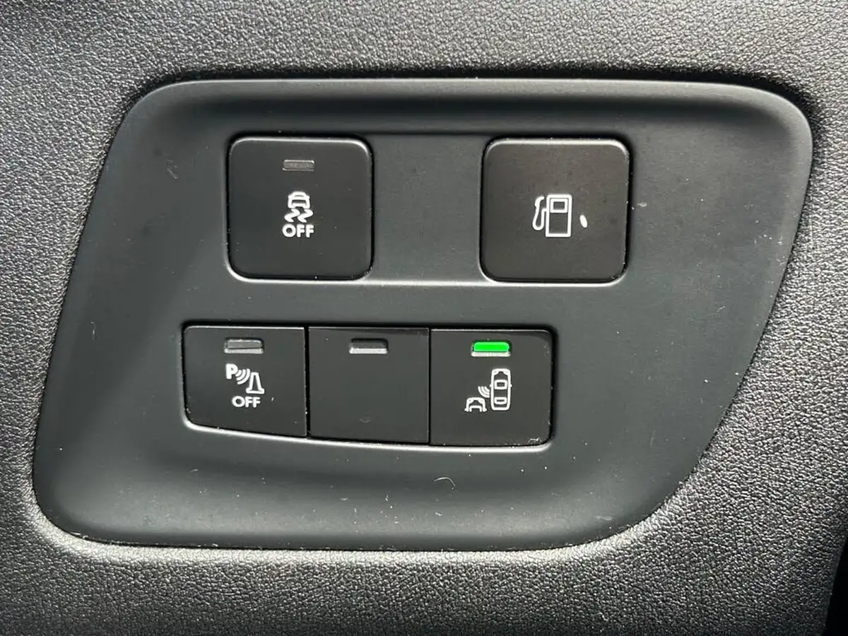 2013-citroen-ds4-20hdi-dsport-big-31